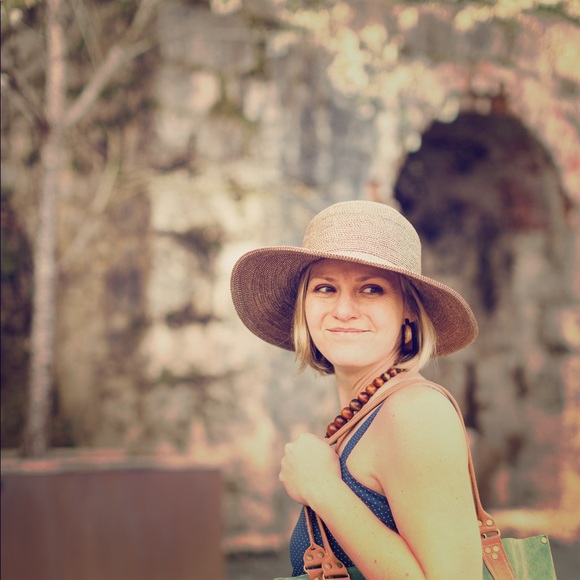 Meet your Posher, N - Picture 1 of 1